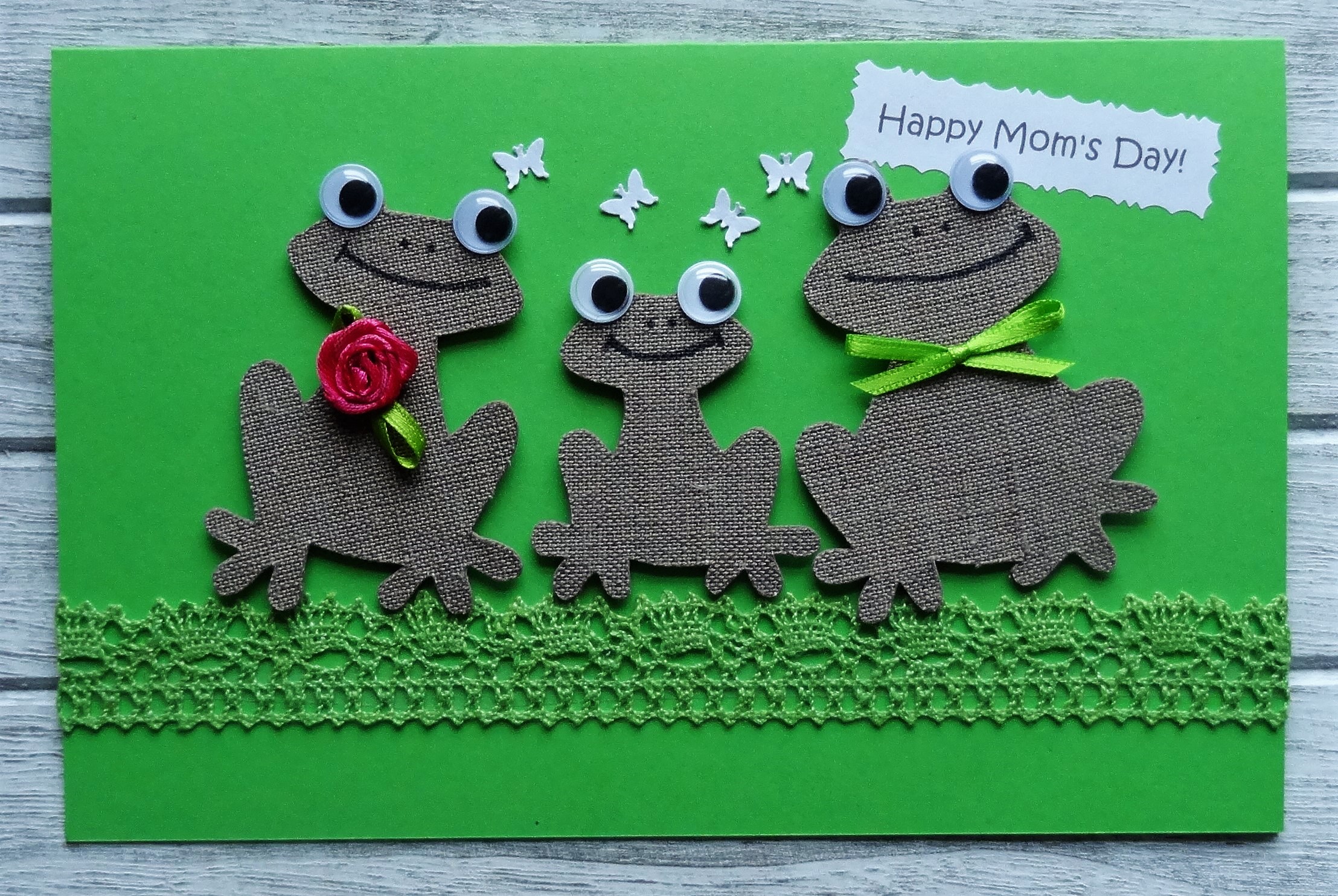 3D frogs. Happy Mom's day!